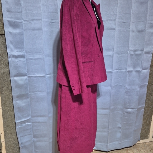 Vintage Women's Burgundy Jacket & Skirt Set - Picture 8 of 16
